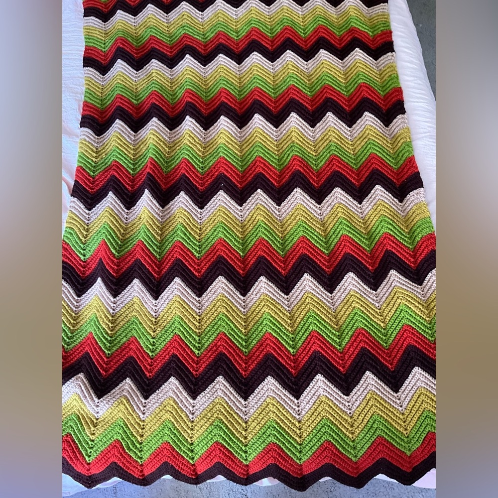 Vintage Handmade Afghan Chevron Zig~Zag 1970’s Brown Rust Tan Lime Green 38x59
